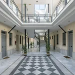 Triana Deluxe Con Patio Privado Διαμέρισμα *